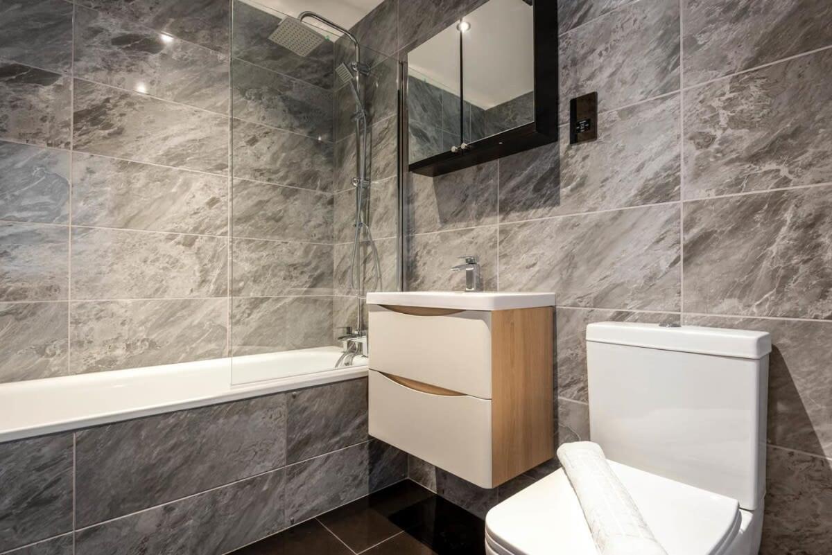 Characterful 2 Bed Apartment With Parking In Hull Kingston upon Hull Bagian luar foto